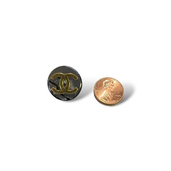 CHANEL Vintage CC Interlocking Logo Buttons (Two) - Picture 5 of 6